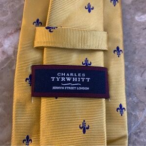 Charles Tyrwhitt Silk Tie Yellow Gold Fleur De Lis Silk Navy Blue Necktie Formal